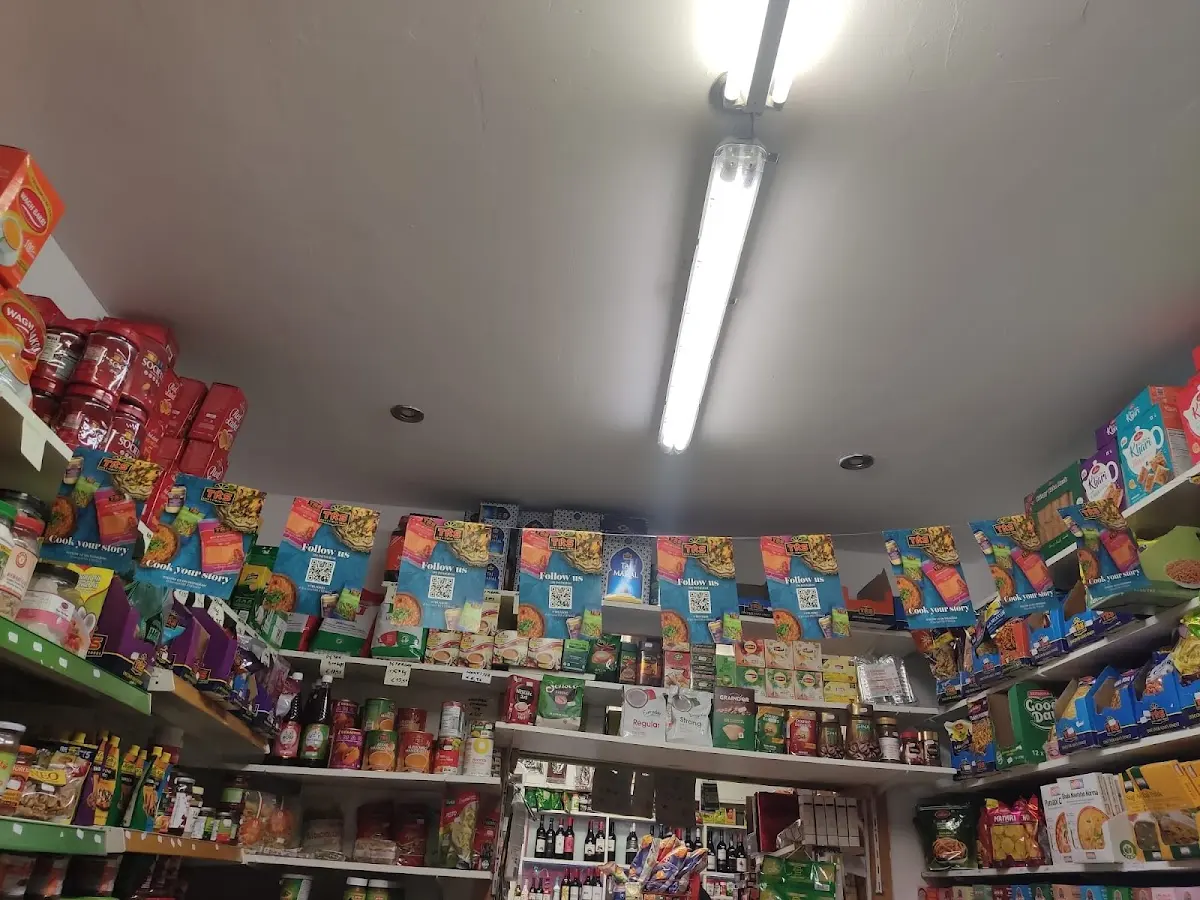 Bason Cash & Carry, Etterbeek